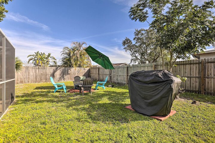 Family Home w / Lanai & Yard in Port Richey!