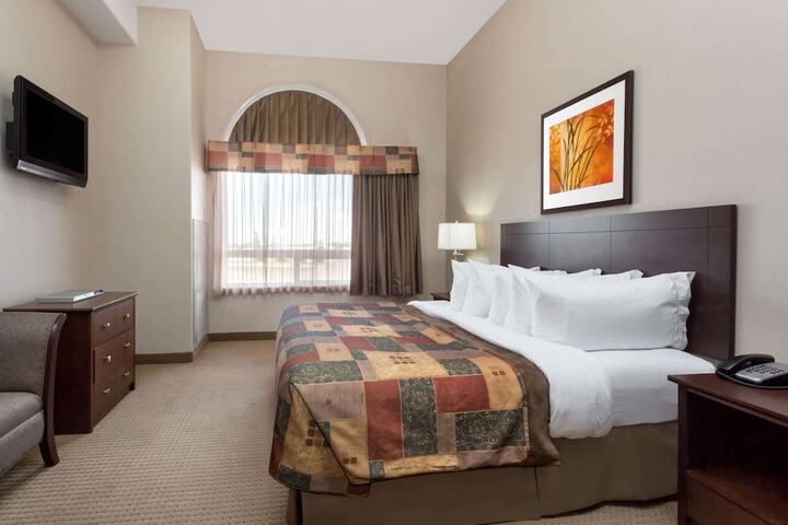 Ramada by Wyndham Weyburn