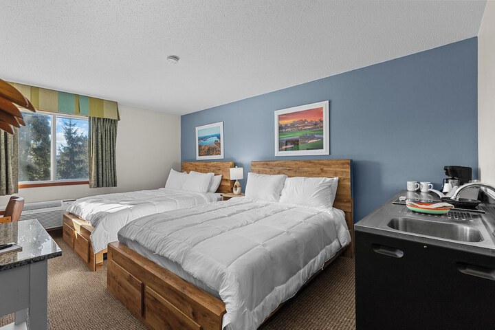 Nisswa Hotel and Suites