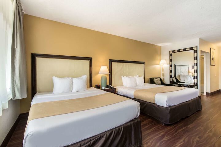 Room 20 of 33