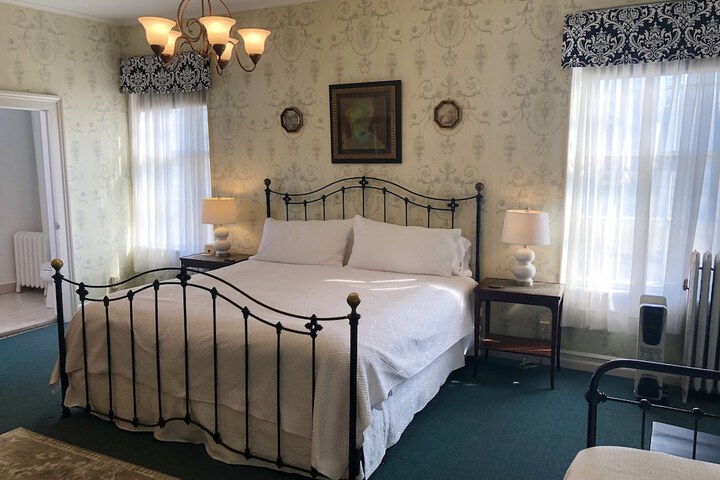 Room 10 of 56