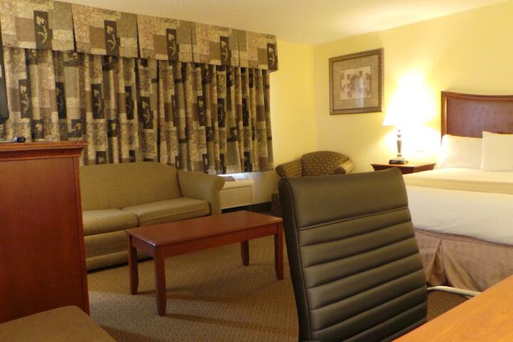 Baymont by Wyndham Arlington at Six Flags Dr
