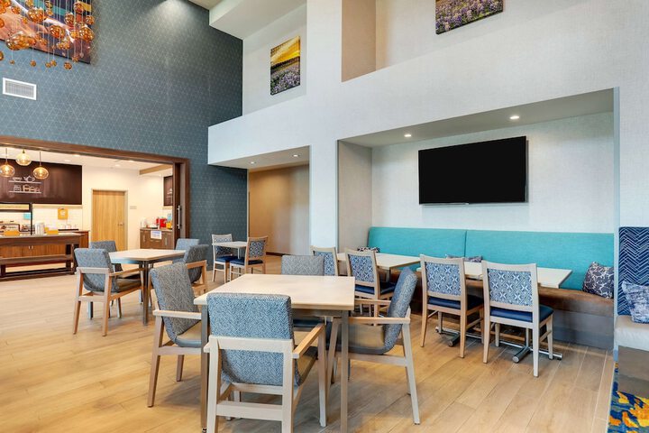 Breakfast/Coffee Service 91 of 115