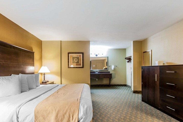 Room 16 of 30