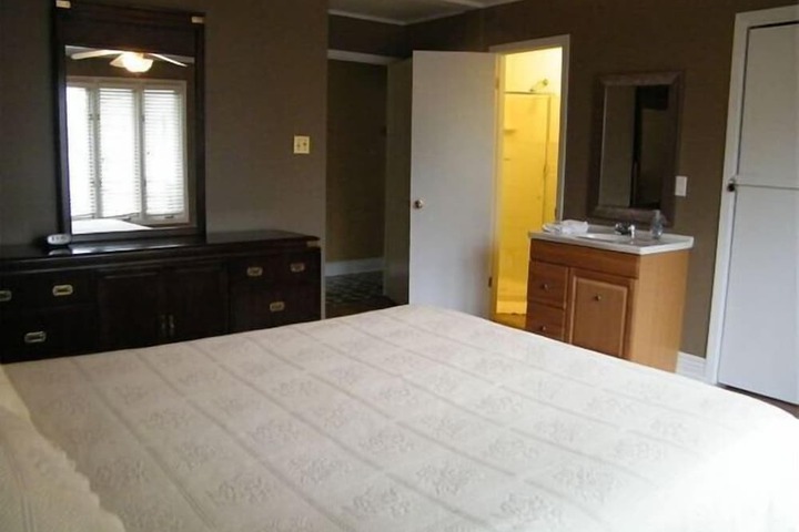1000 Island Condo Getaway