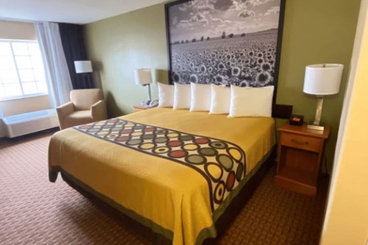 Room 10 of 20