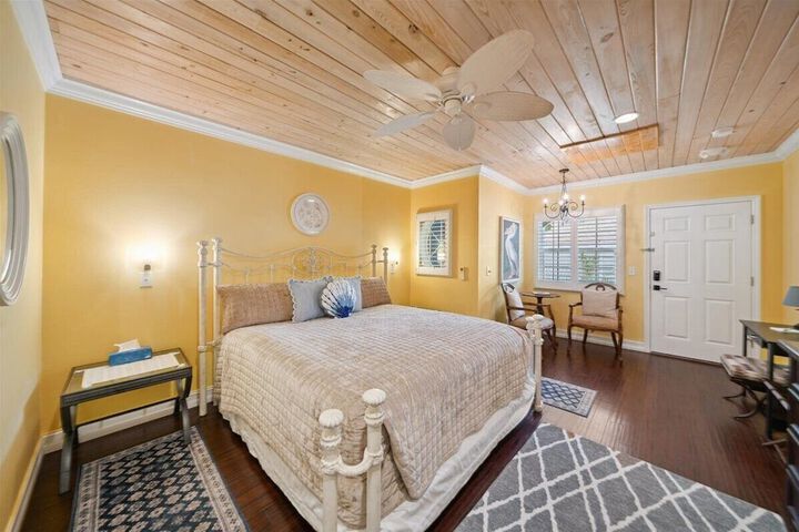 Seaglass Inn