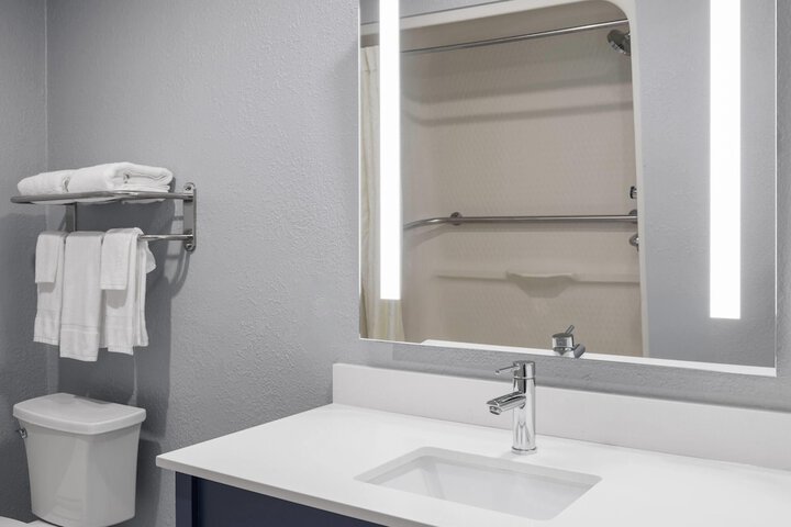 AmericInn by Wyndham Urbana / Champaign University Area