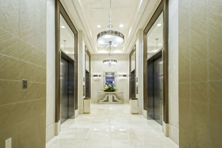 Ballroom/Hall 42 of 54