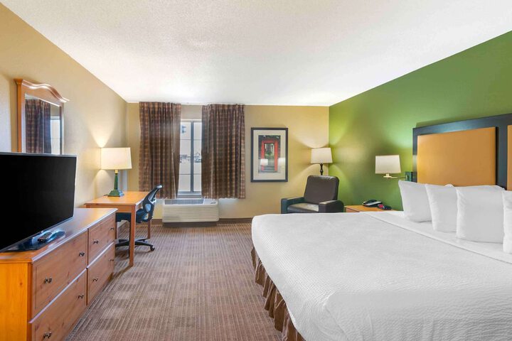 Room 25 of 32