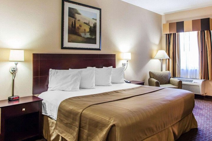 Quality Inn & Suites Peoria North