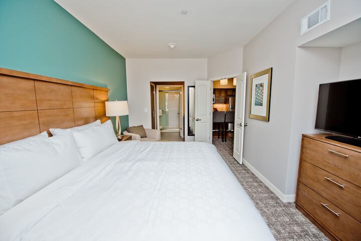 Staybridge Suites Houston - Humble Beltway 8 E by IHG