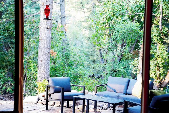 Cozy Cabin Retreat in Midway