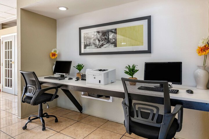 Business Center 58 of 58
