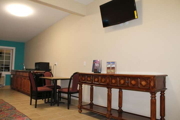 Room 8 of 21