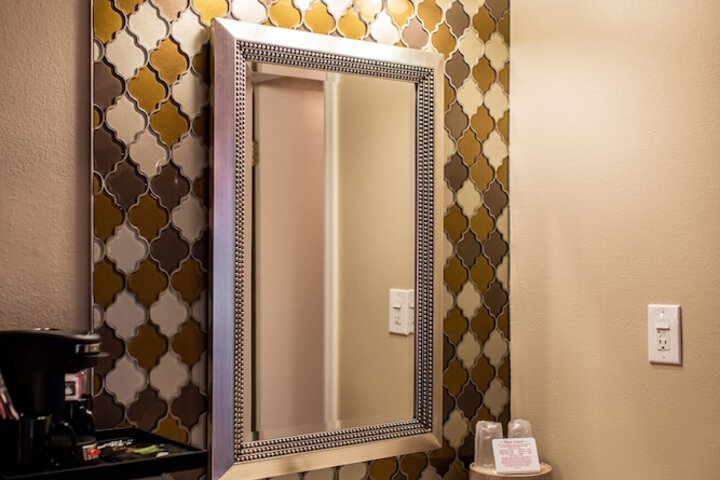 Room 53 of 112