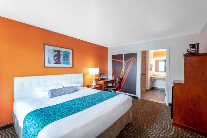 Room 15 of 19