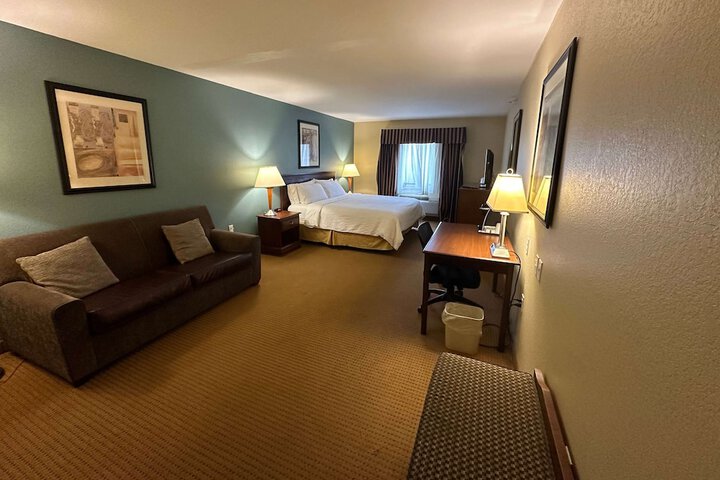 Room 33 of 51