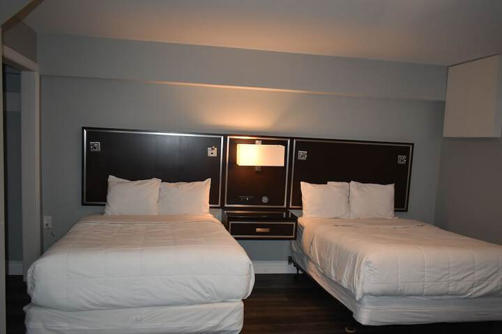 Room 100 of 141