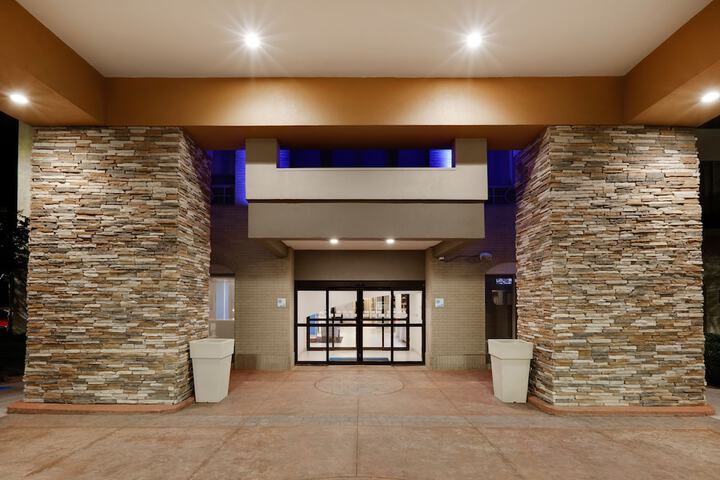 Hotel 2 of 40