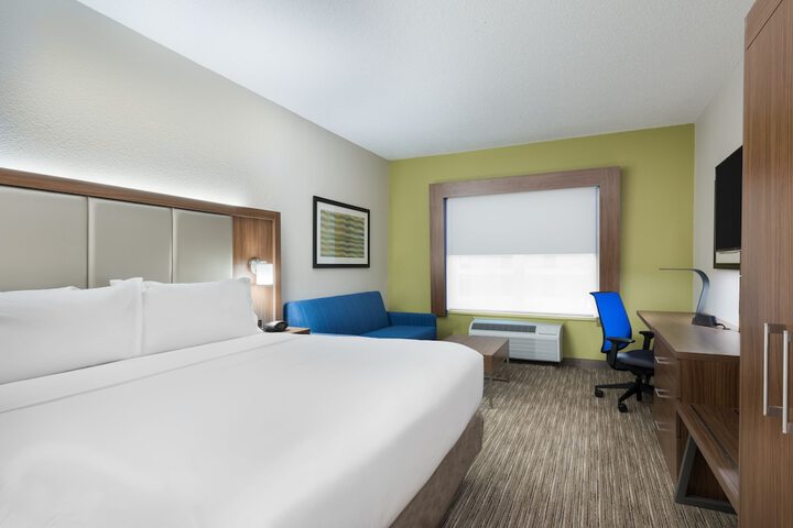 Room 30 of 48