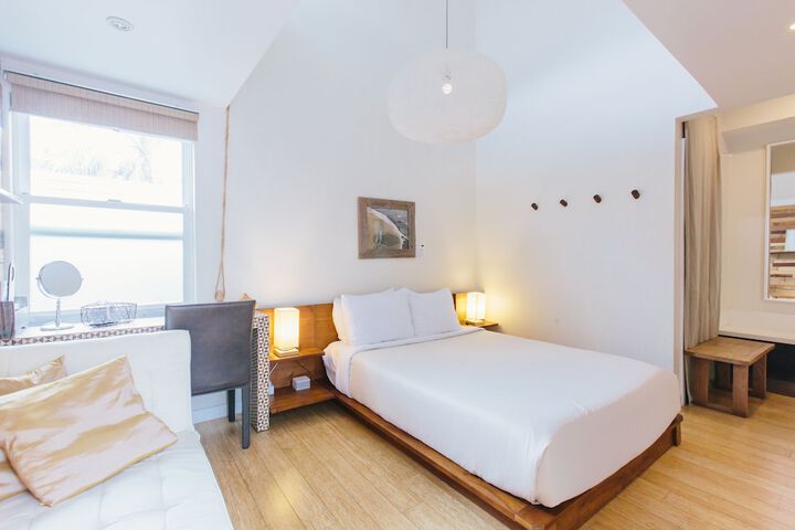 Room 33 of 112