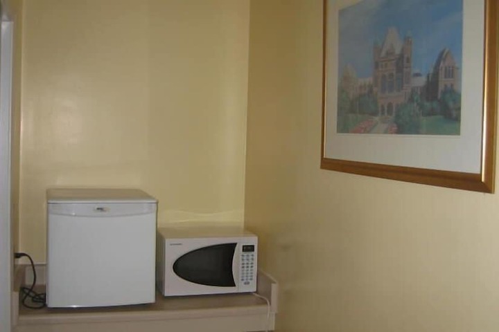 Room 12 of 17