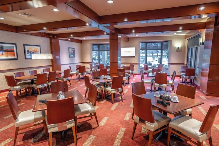 Courtyard by Marriott Seattle Sea-Tac Area