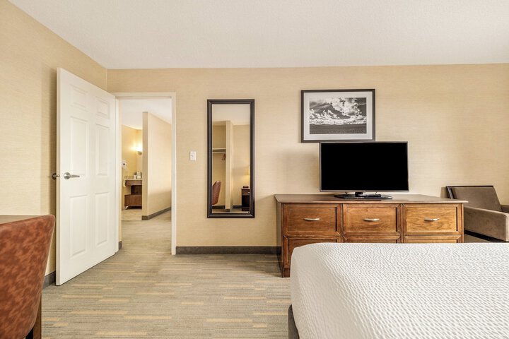 Room 96 of 200