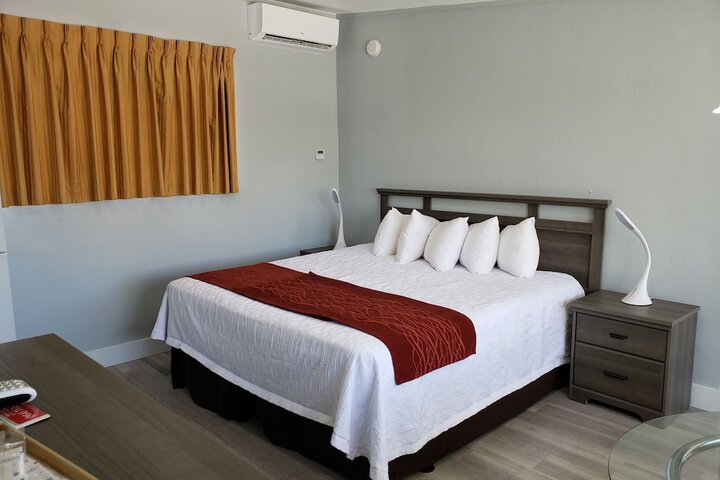 Room 27 of 69