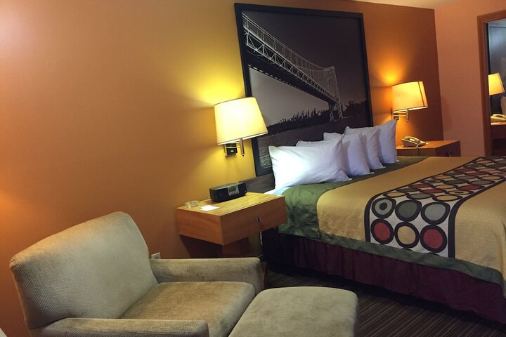 Room 21 of 33