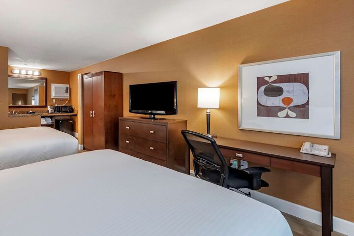 Room 32 of 54