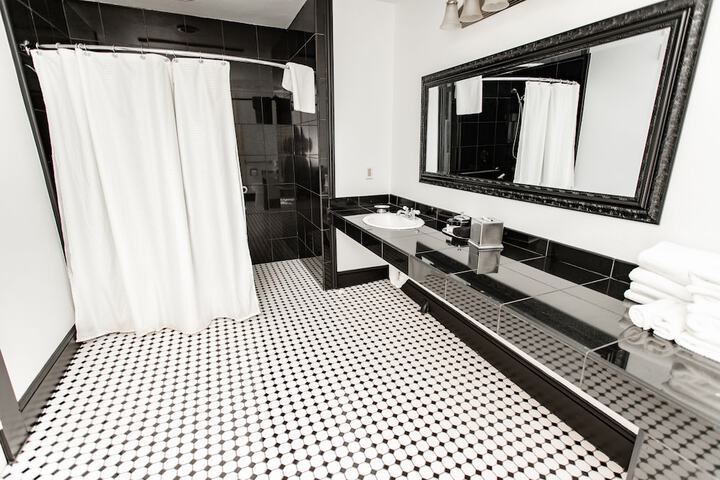 Room 10 of 22