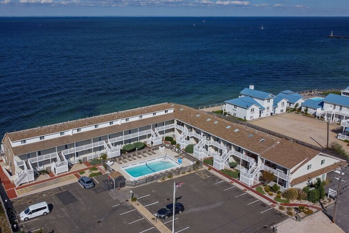 Hotel 2 of 105