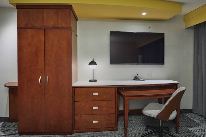Courtyard by Marriott Medford Airport