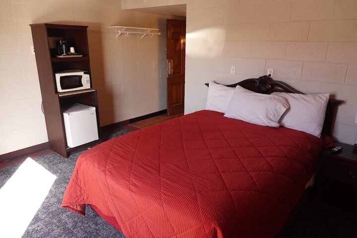 Room 6 of 11