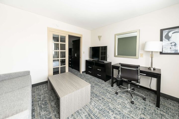 Room 10 of 43