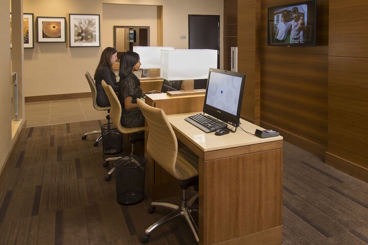 Business Center 24 of 25