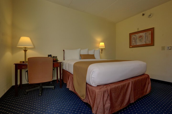 Room 16 of 37