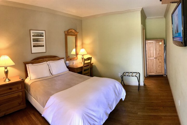 Room 17 of 33