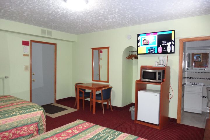 Room 26 of 38