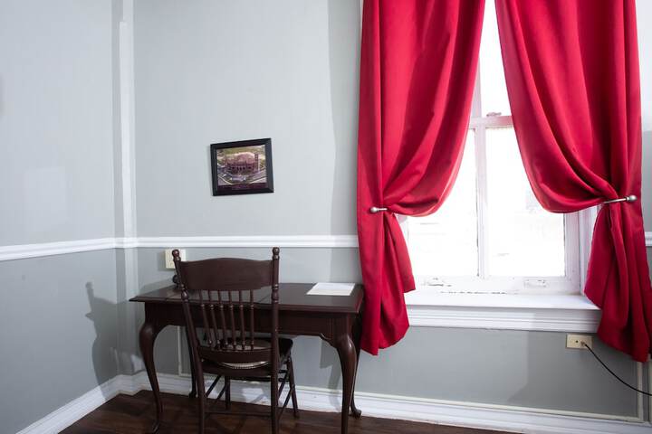 Room 26 of 38