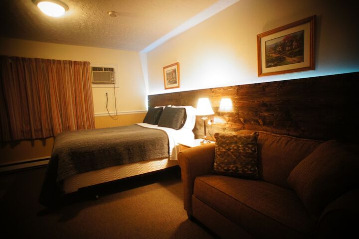 Room 32 of 35
