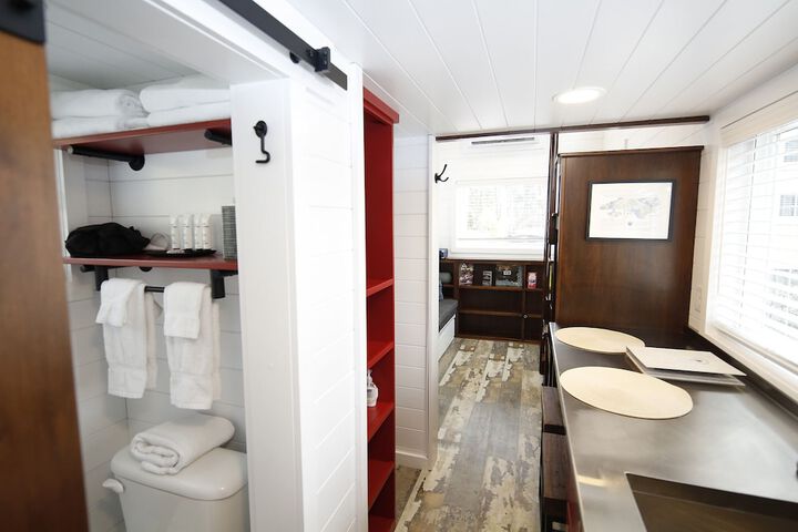 Room 125 of 129