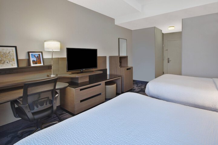 Room 9 of 25