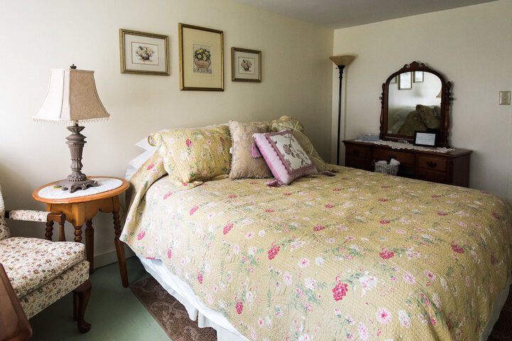 Room 13 of 27
