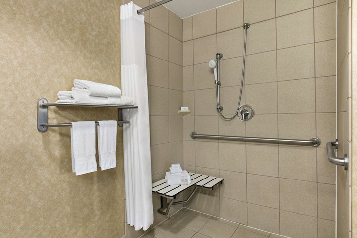 Room 9 of 26