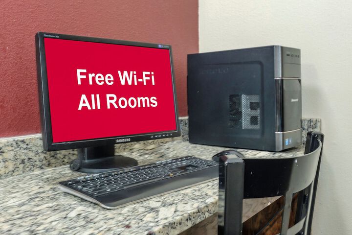 Red Roof Inn PLUS+ Huntsville