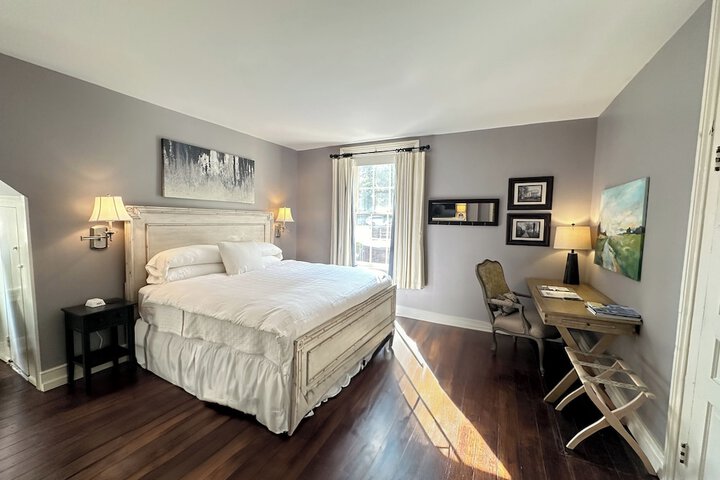 Room 32 of 53