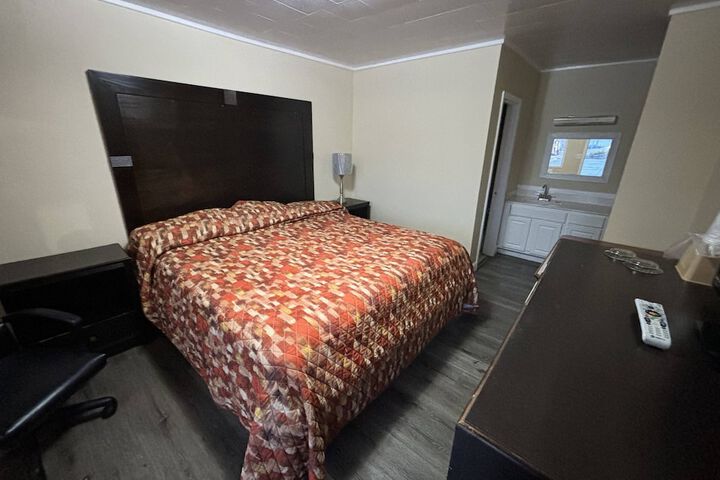 Room 16 of 22